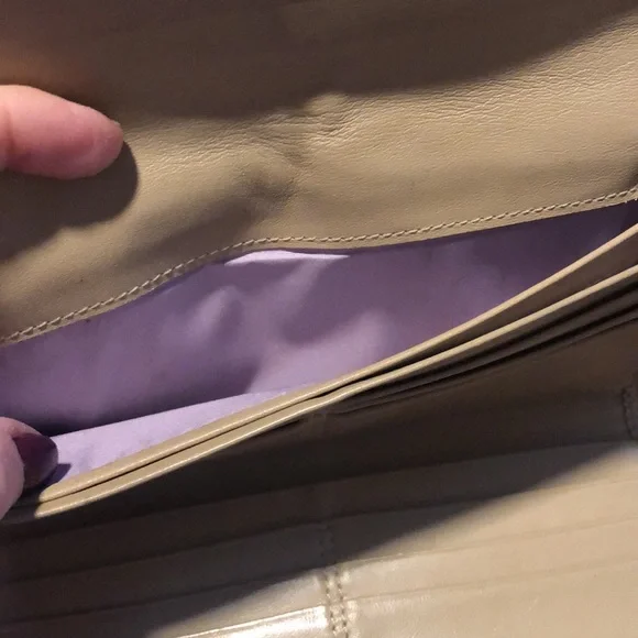 Coach signature large wallet holds tons of cards - Picture 4 of 5